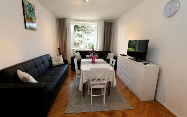 Apartment Mira Lapad