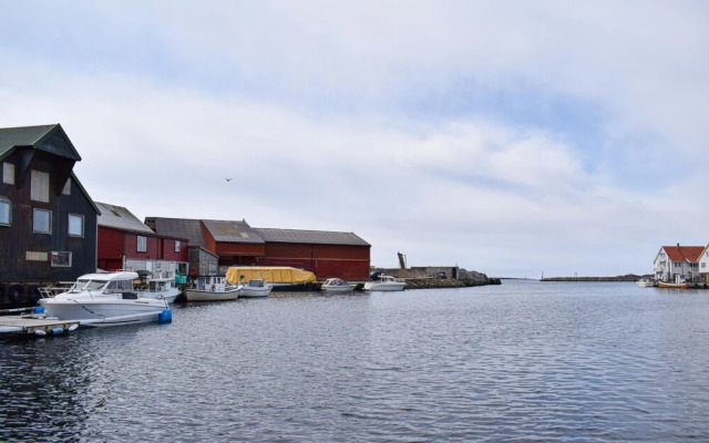 Nice Apartment in S-4275 Sævelandsvik With 2 Bedrooms and Wifi