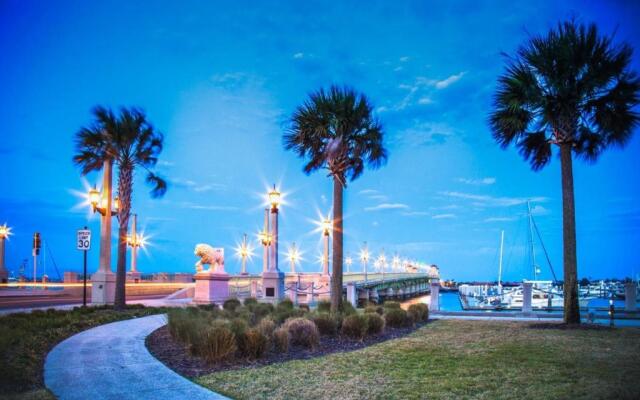 Ocean And Racquet 8110