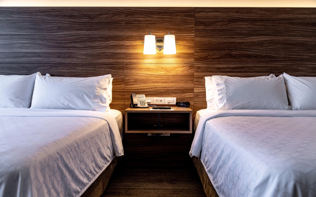 Holiday Inn Express & Suites Ensenada Centro by IHG