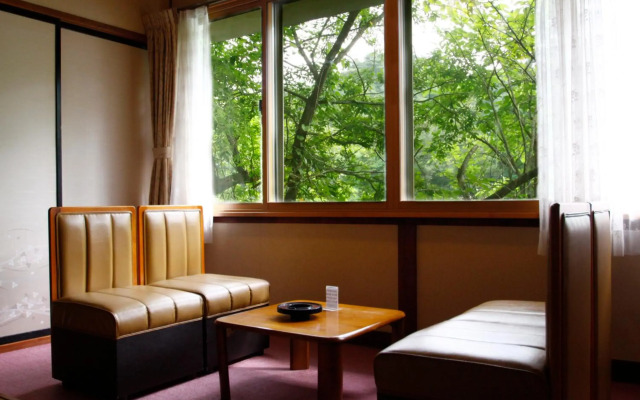 Nakaoyama Onsen Shosenkaku