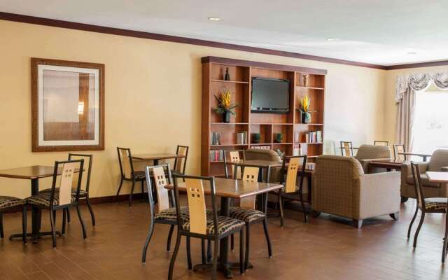 Comfort Suites Southport