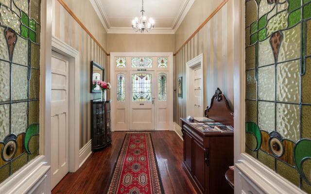 Hawthorne Country House