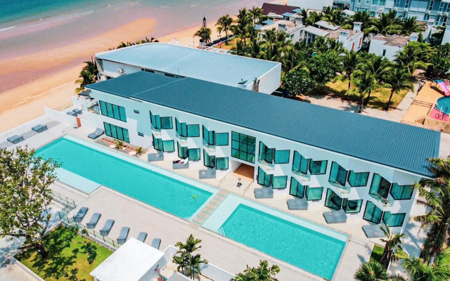 Rattana Pura Beach Resort