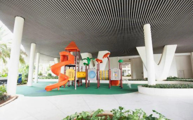 Phoenix Island Supreme Seaview Holiday Hotel