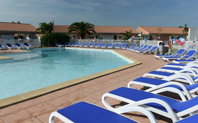 Cozy holiday home with terrace surrounded by vineyards