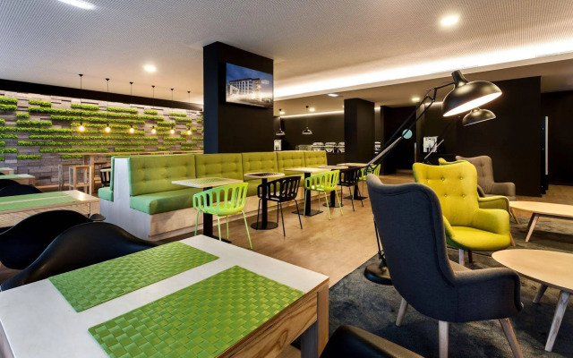 Neat Hotel Avenida