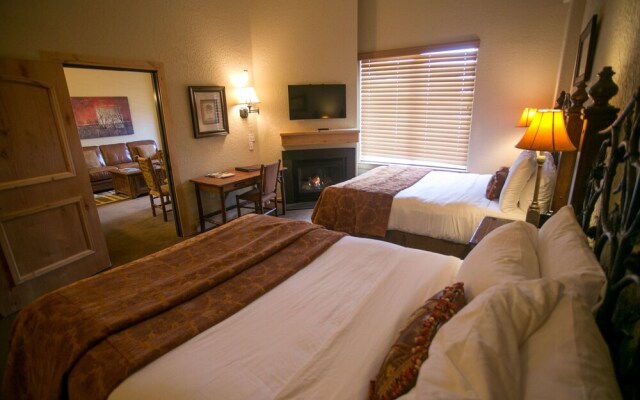 Large Condo, Steps Away from Canyons Village by RedAwning