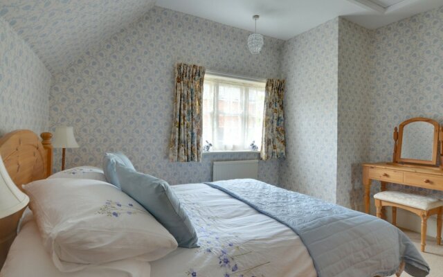 Quaint Cottage in Crowborough With Graden