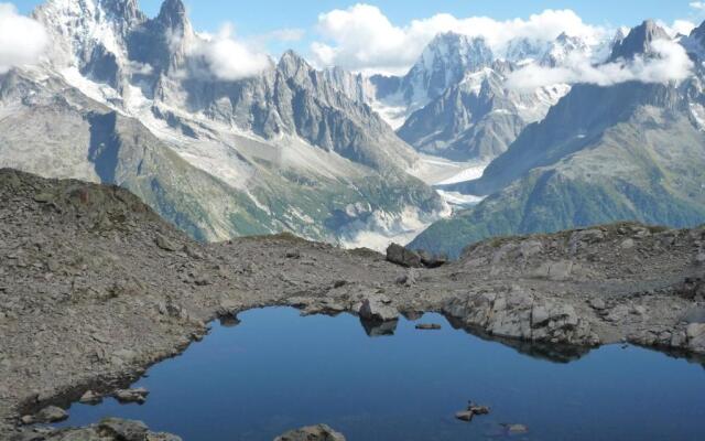 Studio Plein Sud. Vallée de Chamonix. Pieds de Pistes.