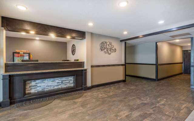 Travelodge by Wyndham Brooklyn Center