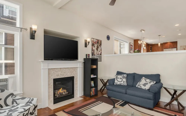 Seattle Vacation Home: The Aerodrome