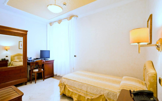 Mariano IV Palace Hotel