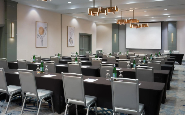 DoubleTree by Hilton Houston Westchase