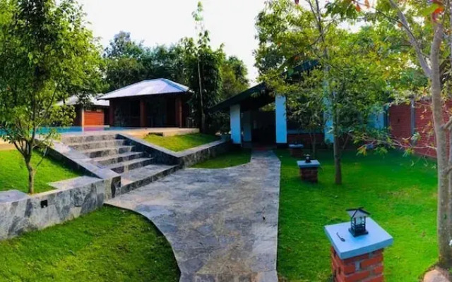 NATURALIZA