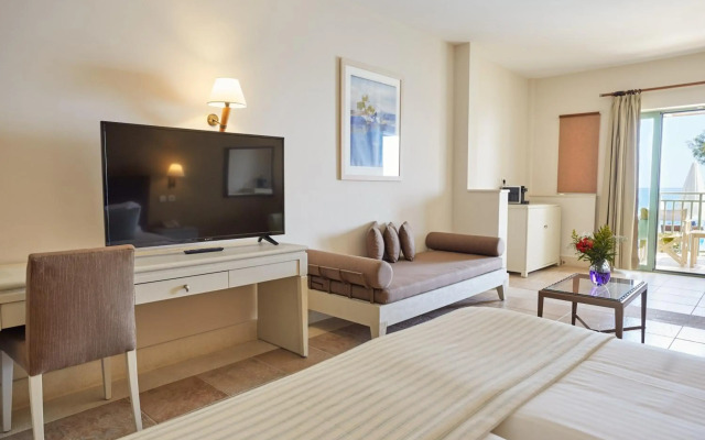 Giannoulis – Grand Bay Beach Resort - Adults Only