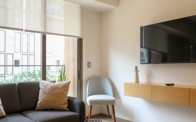 w 2BR With Balcony in Luxury Building Barranco