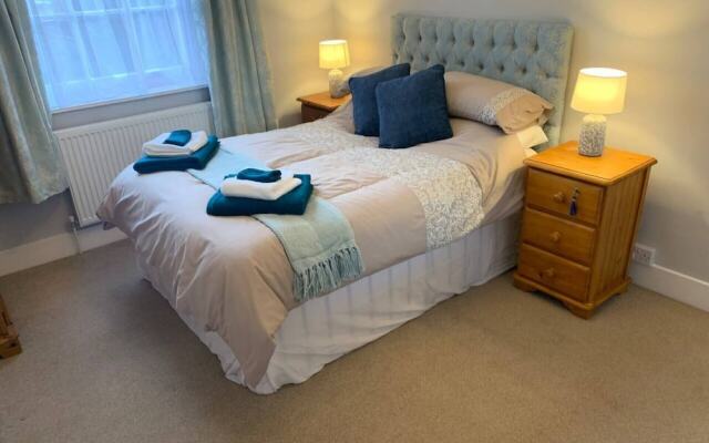 Elegant 2 Bed Georgian Apartment in Herne Bay
