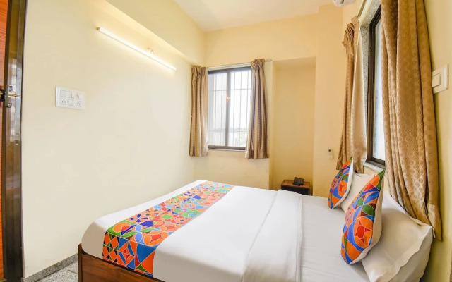 Meera Mansion by OYO Rooms