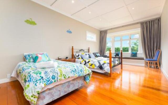 7 Bedroom Elegant House