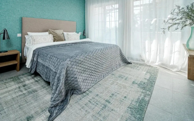 AB3 - Spacious Holiday Home, Puerto Banus