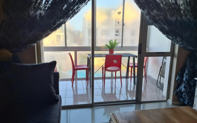 Modern Seaview Apartment