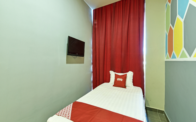 SUPER OYO 90701 Venomi Hotel