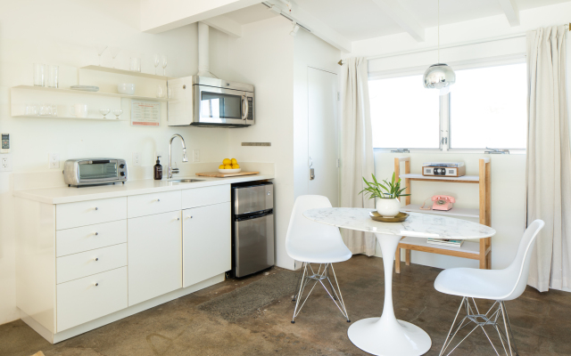 The Wesley by AvantStay – Mid-Century Modern Oasis with Pool