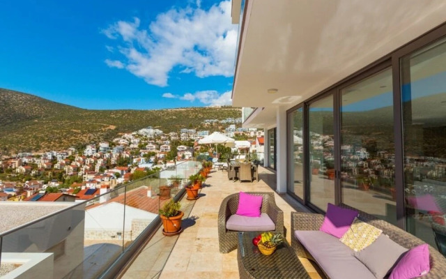 Villa Maris by Akdenizvillam