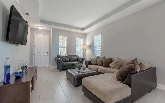 Home Near Disney Area-sleeps 14 Guest
