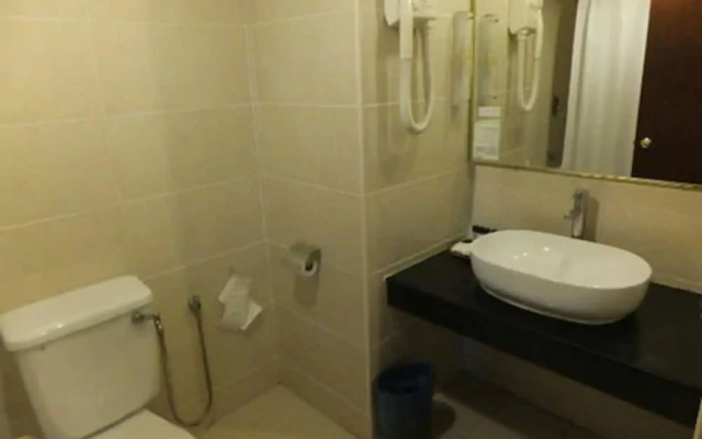 Crystal Crown Hotel