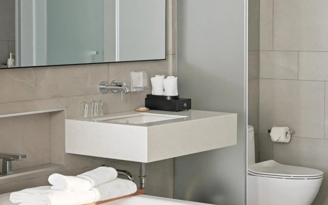 TRIPLE E HOTEL Metro Ben Thanh – Bathroom – Ho Chi Minh City