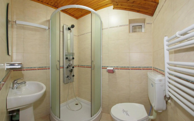 Villa Select