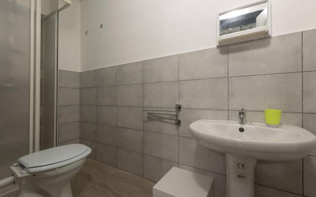 3158 Sterlizia House by Barbarhouse