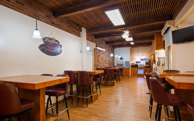 Sturgis Lodge and Suites