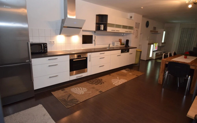 Ab Apartment 80