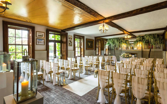 Bush Hotel Farnham