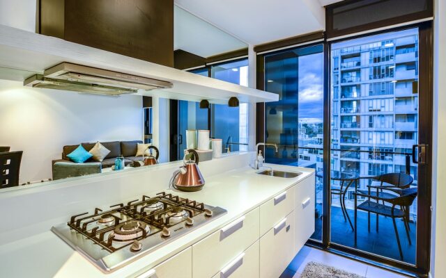 Elm Apartment