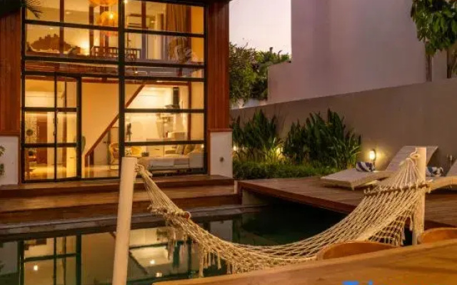 Stylish Tropical Villa 2 Br , Canggu , 400m To Finn Beach