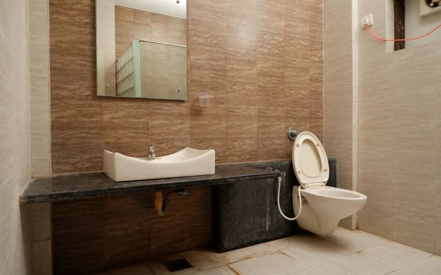 OYO 3737 Hotel City Palace
