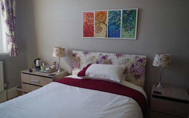 Varley House - Guest House