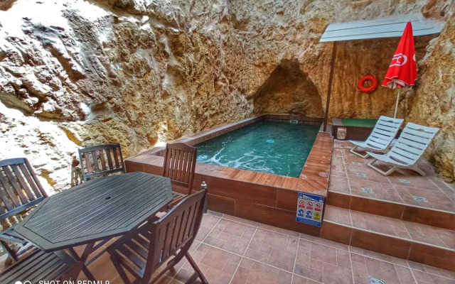 Town House with Private Pool in Village Centre