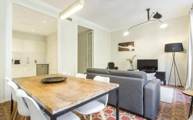 4bedroom apartment with a balcony in Las Ramblas 1 2