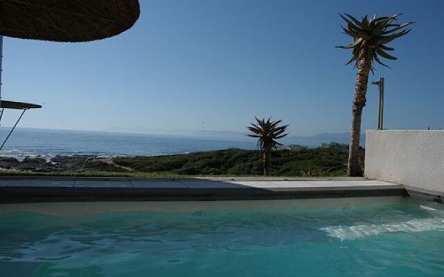 Crayfish Lodge Sea & Country Guest House