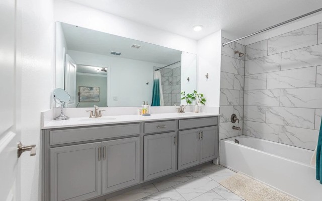 Tvpm-4263pd/sl 5 Bedroom Townhouse by RedAwning