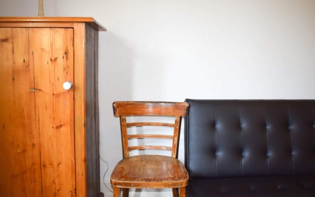 Incredible Location One Bedroom Apartment – Guest Rooms – Sydney