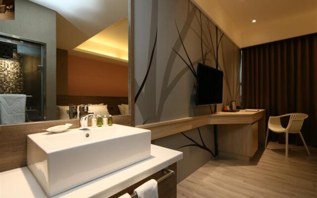 Six Fukun Hotel