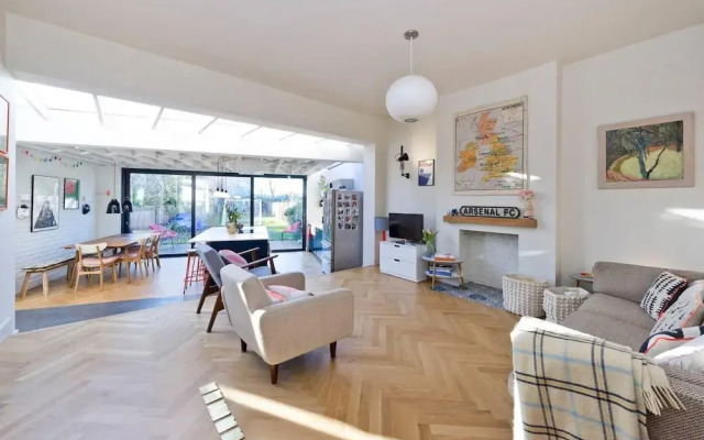 Long Stay Discounts - Modern Bright 5-bed Acton