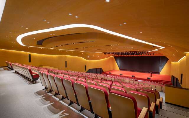 Ramada By Wyndham Maoming Dianbai
