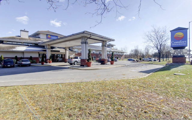 Comfort Inn & Suites Ambassador Bridge